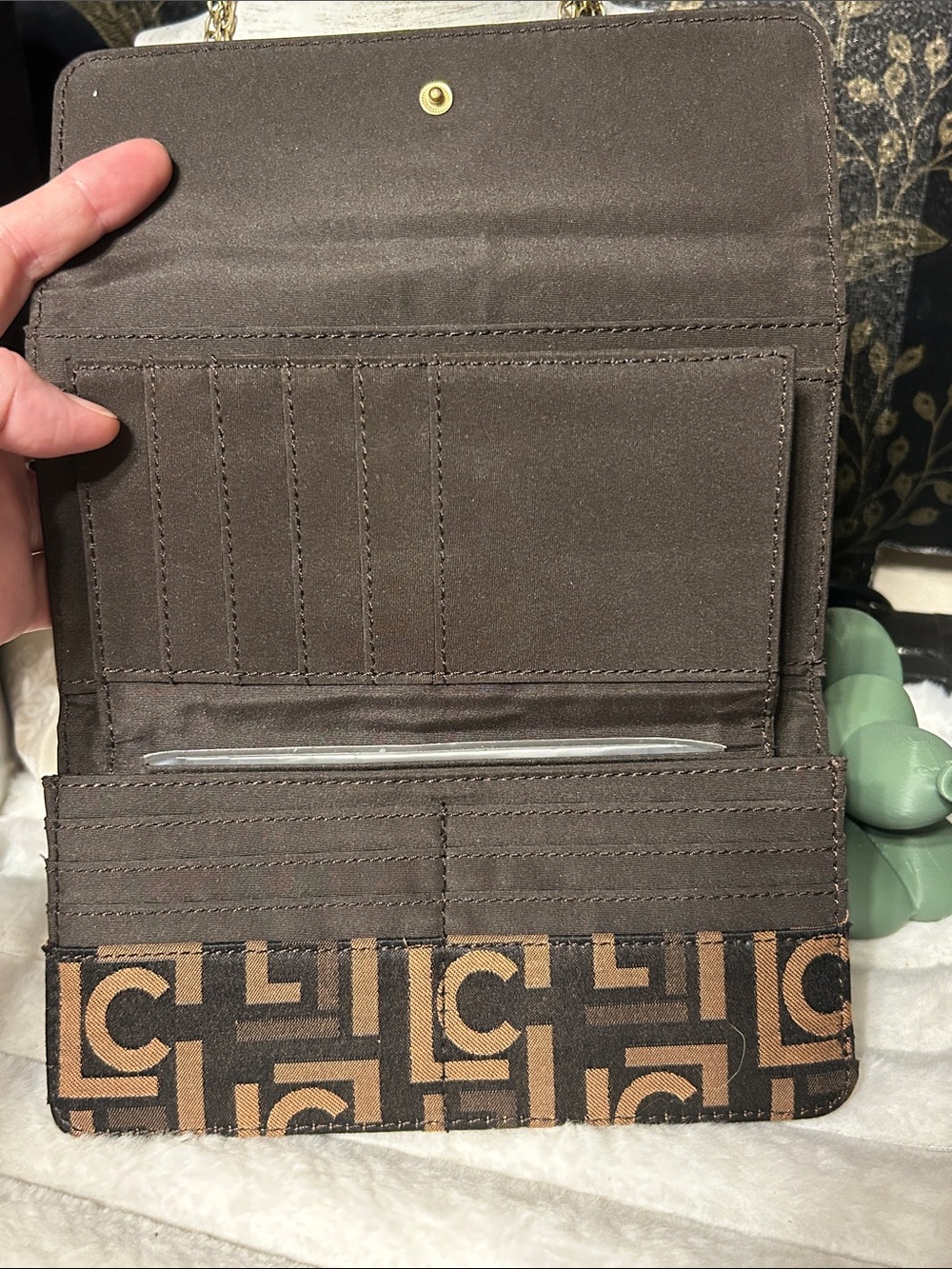 Liz Claiborne Brown & Tan Monogram Clutch Wristlet - Picture 5 of 7
